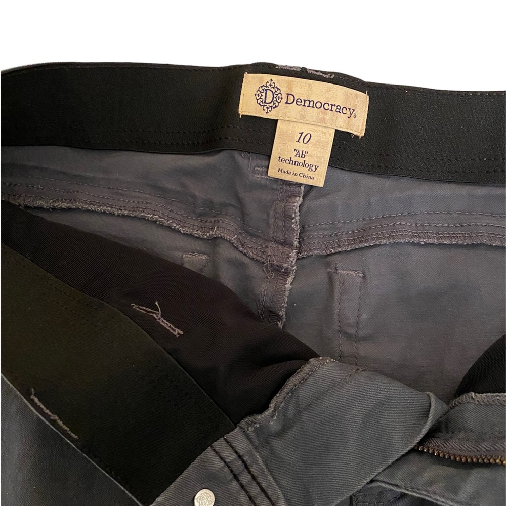 Democracy Ab Technology Grey